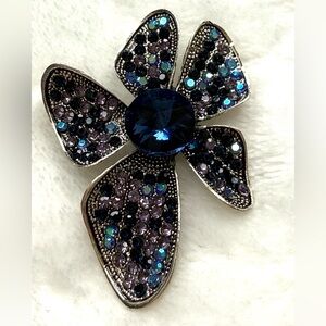 Elegant Multicolor Glass Floral Style Brooch Silvertone